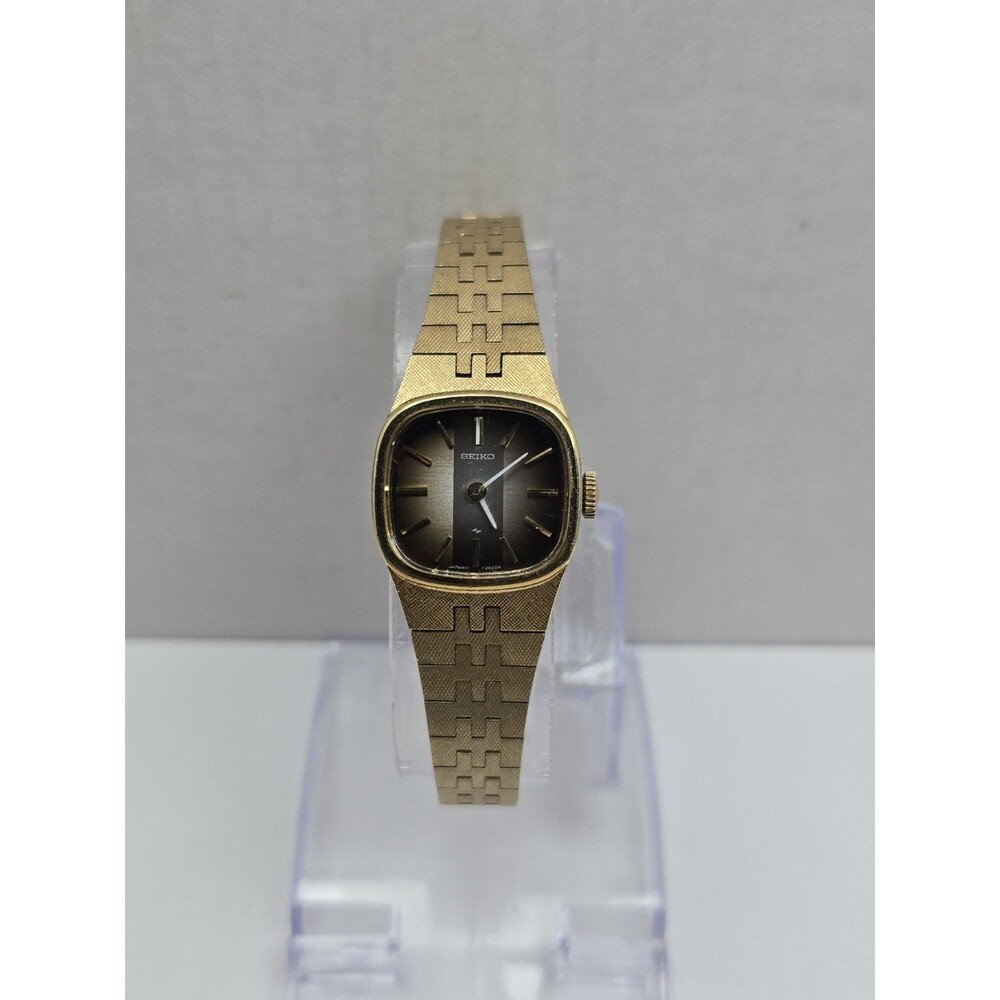 Womens Vintage Seiko 1974 Manual Wind Watch 17Jewel Gold Tone Japan Dainty Works